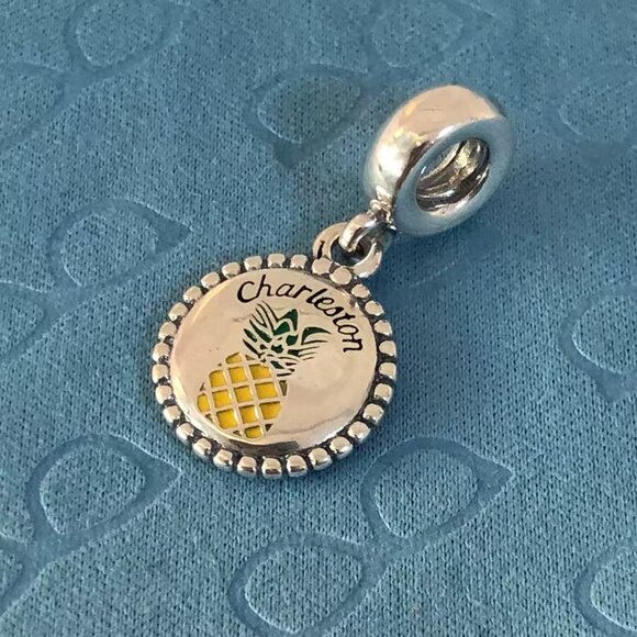 🔥🔥Pandora Charleston Charm Pineapple Beach Travel Pendant 925 Sterling Silver - Picture 3 of 3